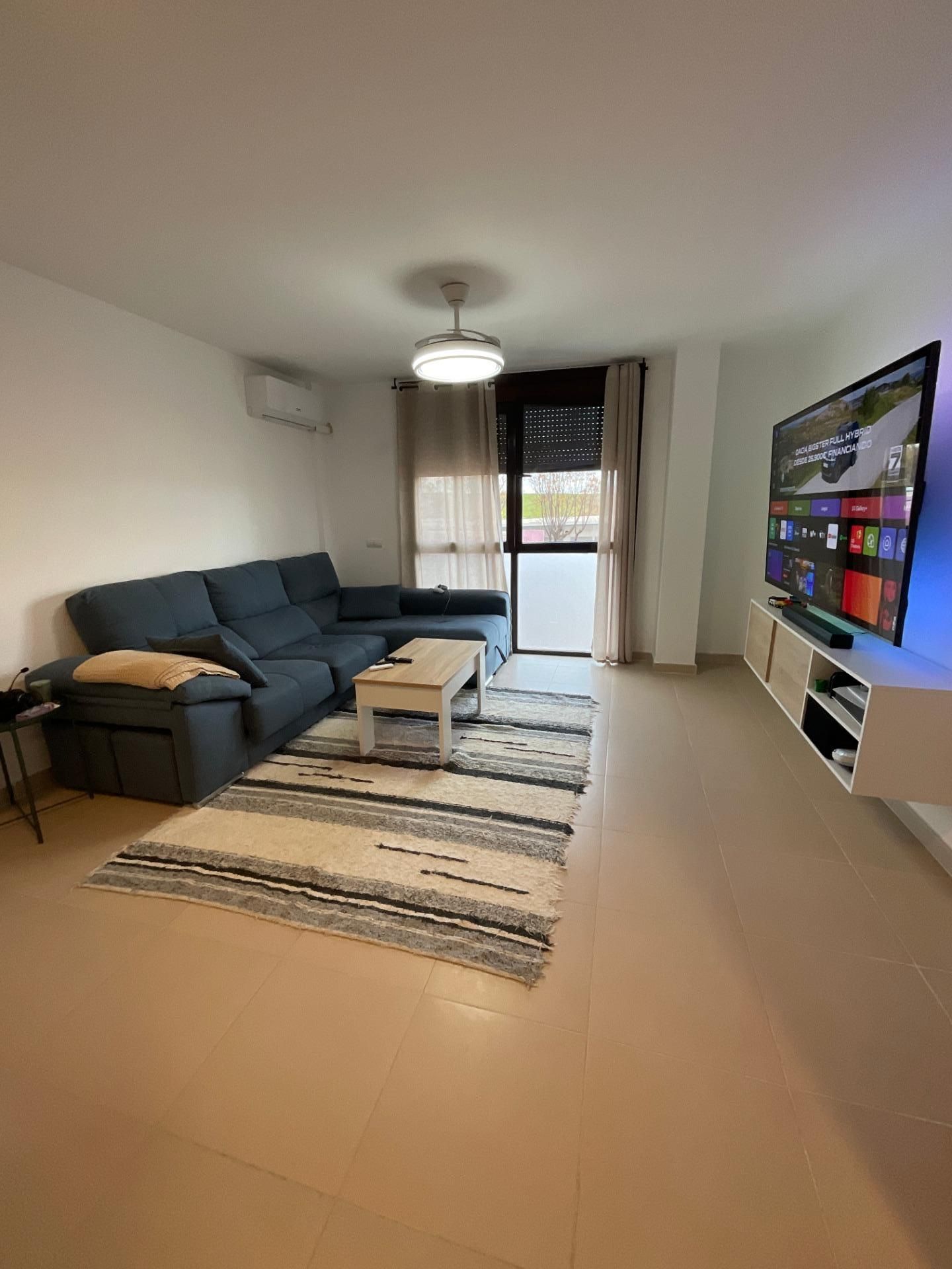 Sala d'estar de Pis en venda en Yuncler amb Traster i Piscina comunitària