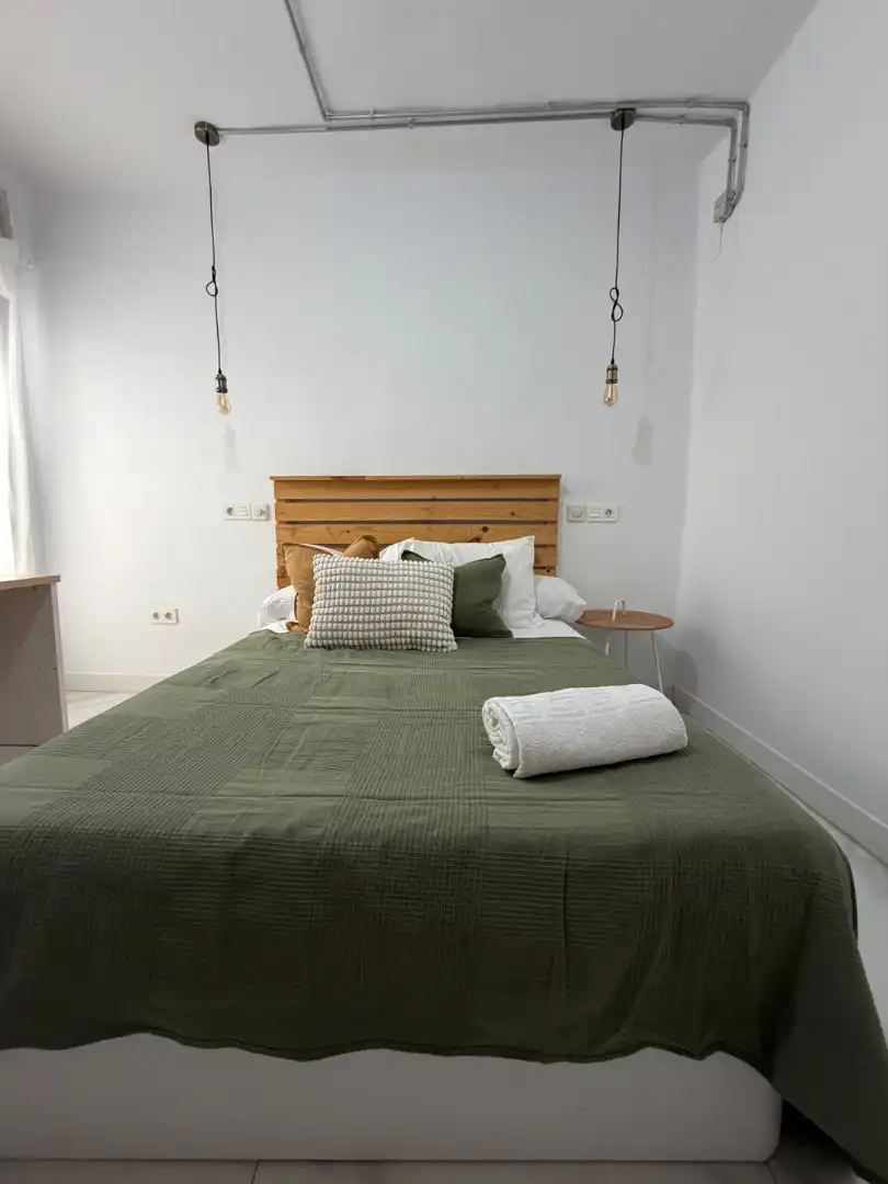Habitación de Piso para compartir en Granada con Amueblado, Horno y Lavadora