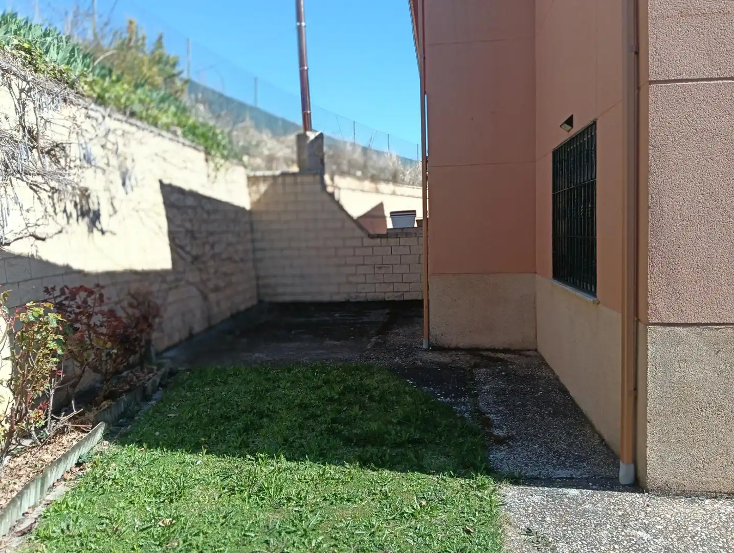 Garten von Einfamilien-Reihenhaus zum Verkauf in Cogollos mit Heizung und Privatgarten