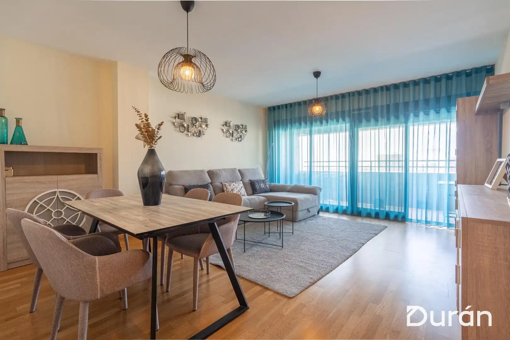Living room of Flat for sale in El Ejido  with Parquet flooring, Terrace and Furnished