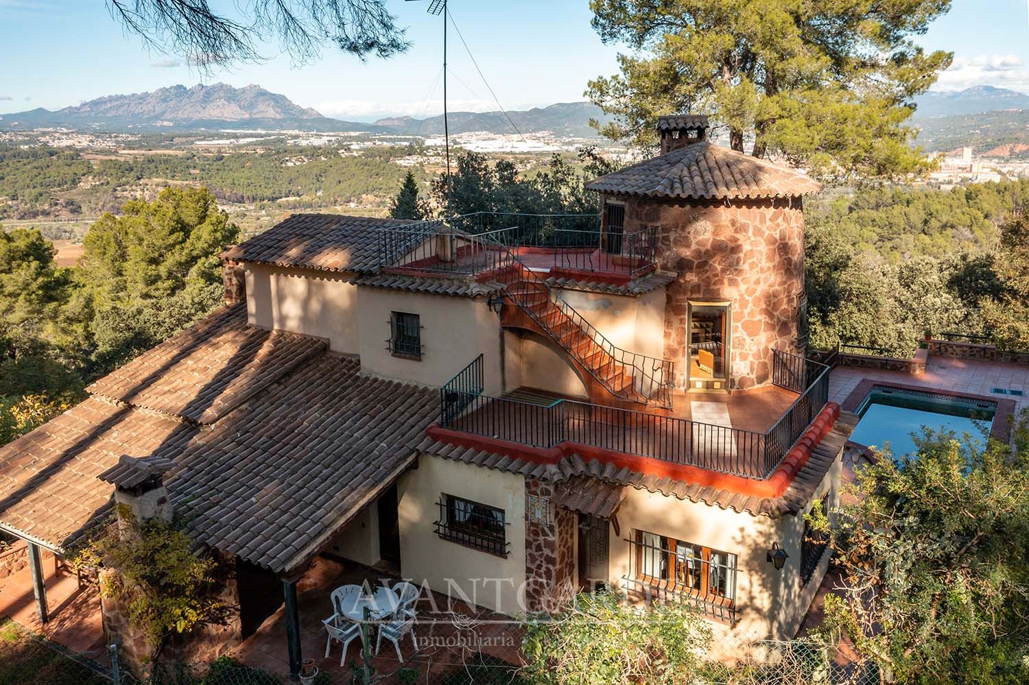 Exterior view of House or chalet for sale in Castellví de Rosanes  with Heating, Private garden and Swimming Pool