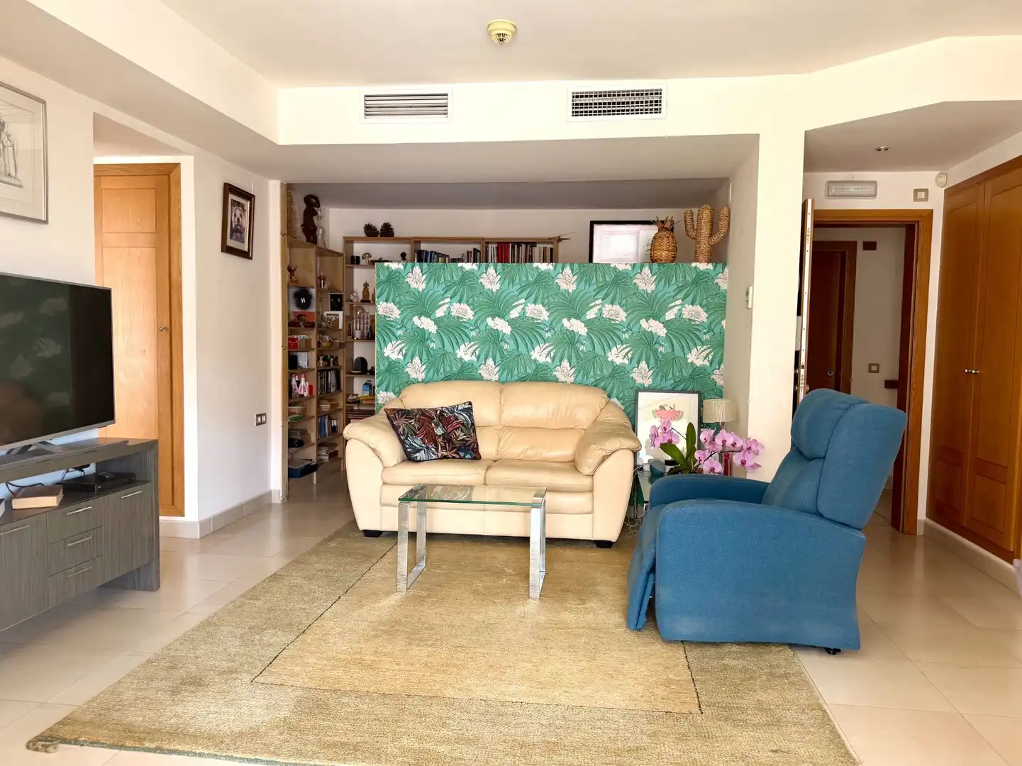 Sala d'estar de Apartament en venda en Benalmádena amb Aire condicionat, Calefacció i Terrassa
