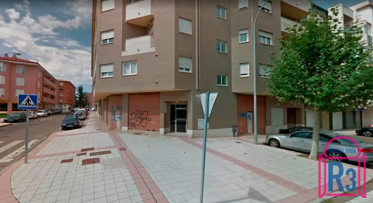 Local comercial en venda a Antonio Gamoneda, imagen 2