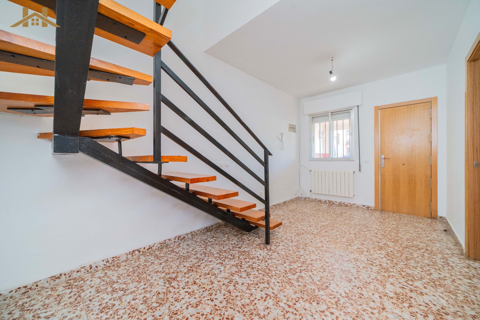 Single-family semi-detached for sale in Carranque  with Heating and Terrace