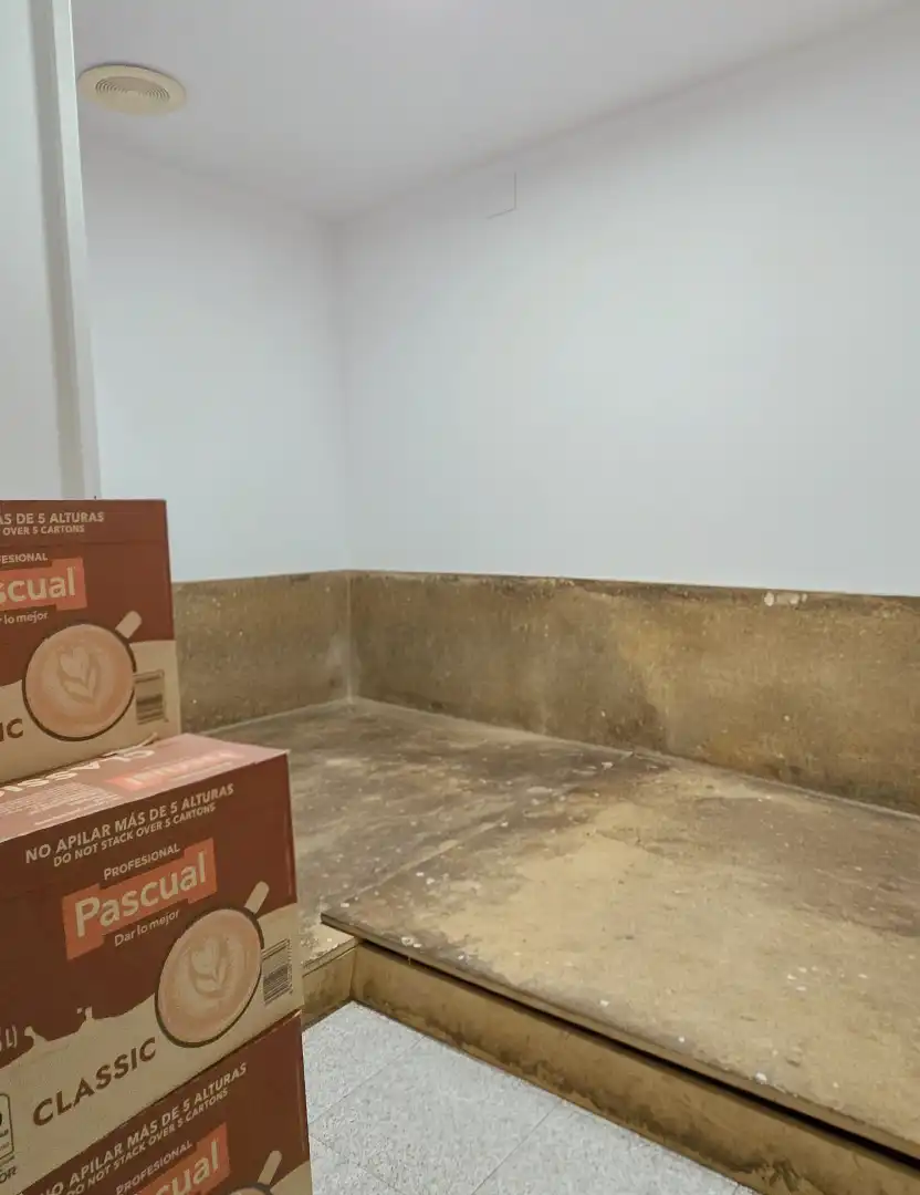 Local comercial en traspàs a Calle de Silveria Fañanás 23, imagen 19