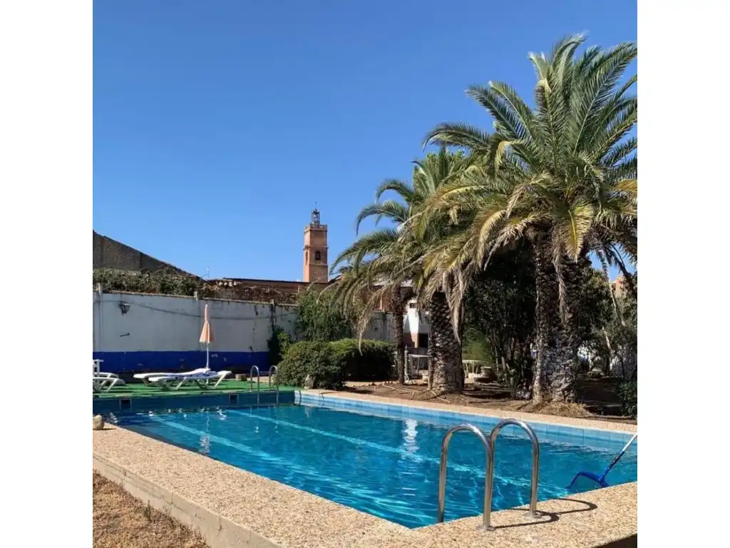 Chalet con piscina en venta en Brazatortas