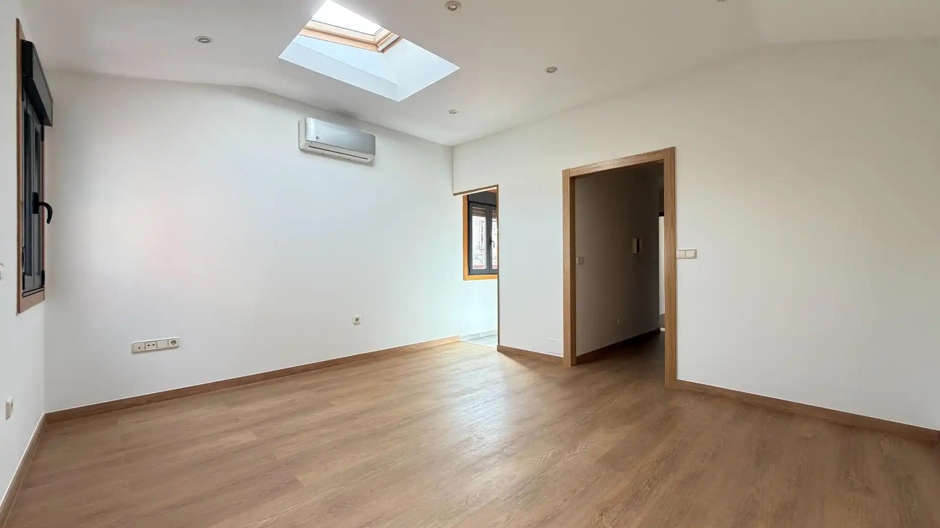 Flat for sale in Vigo   with Heating