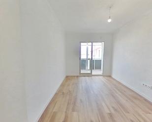 Bedroom of Flat to rent in Parla  with Terrace