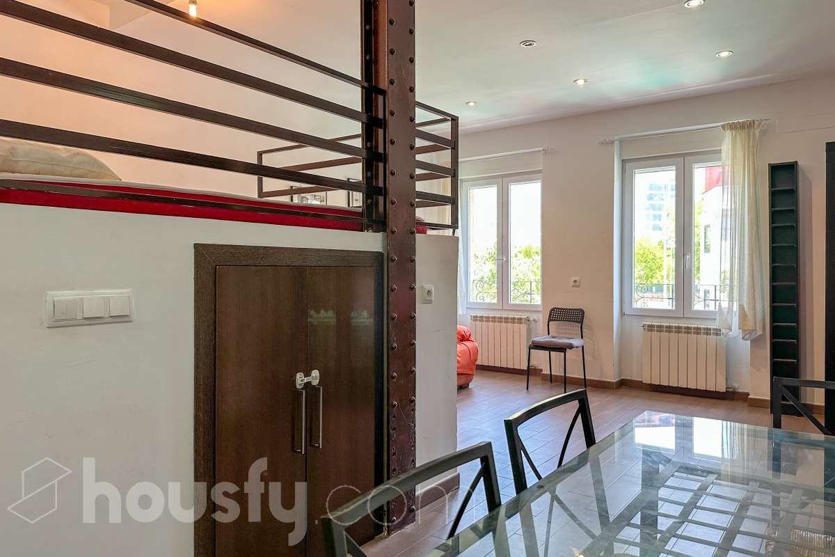 Flat for sale in  Madrid Capital  with Heating