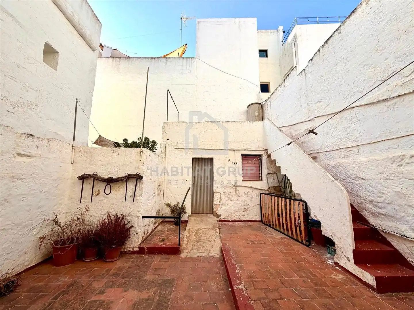 Vista exterior de Casa o xalet en venda en Ciutadella de Menorca amb Jardí privat, Terrassa i Traster