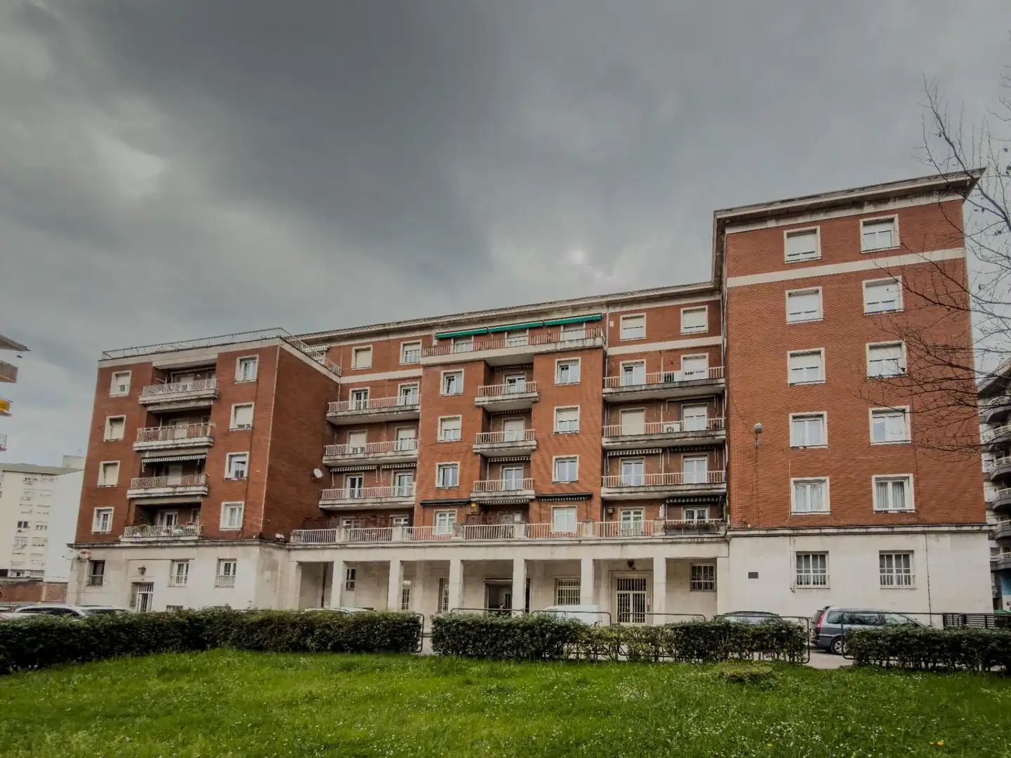 Vista exterior de Pis en venda en Torrelavega  amb Calefacció, Parquet i Traster