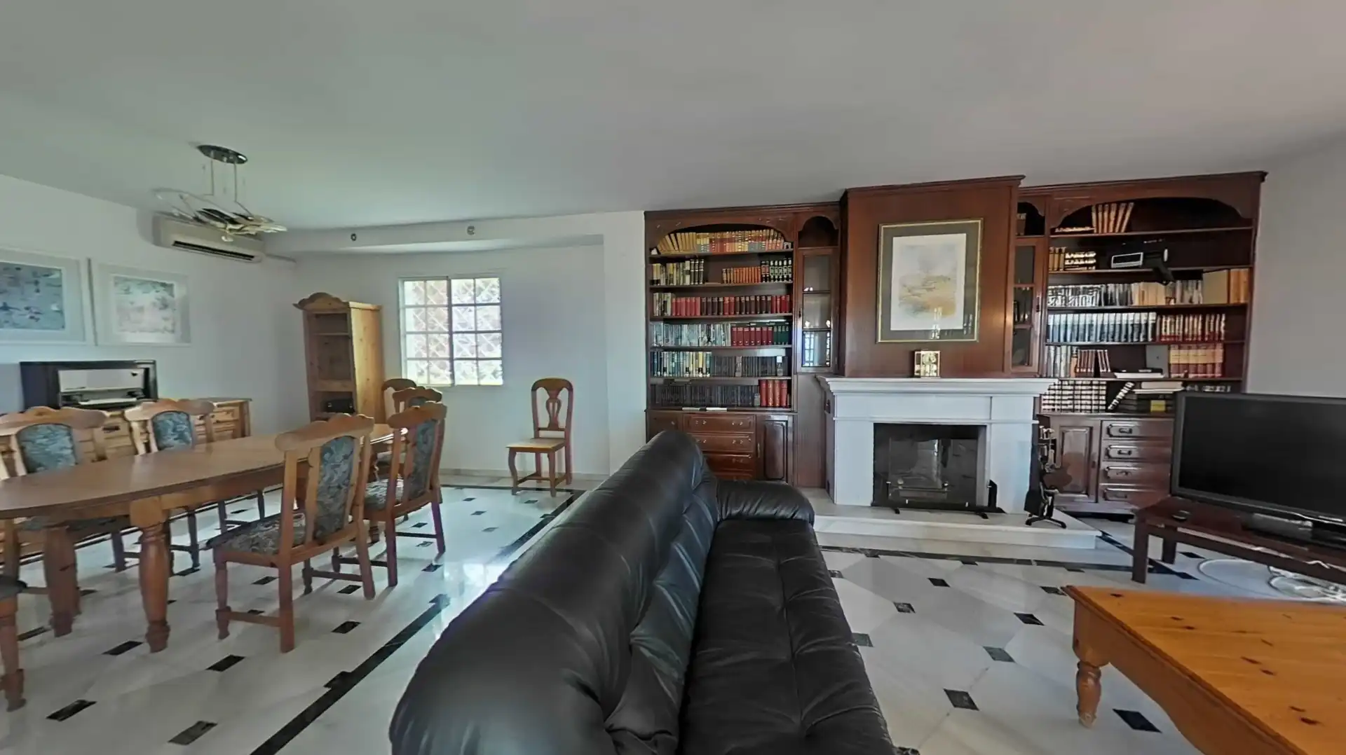 Sala d'estar de Casa o xalet en venda en Alhaurín de la Torre amb Aire condicionat, Calefacció i Jardí privat