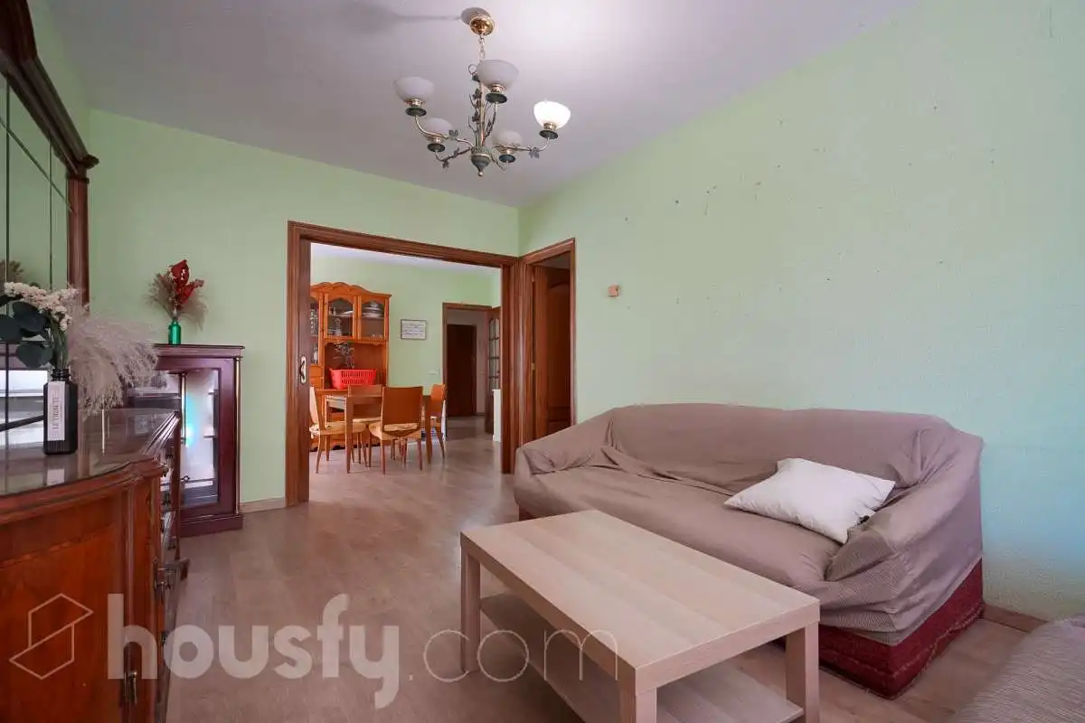 Sala d'estar de Pis en venda en Madrid