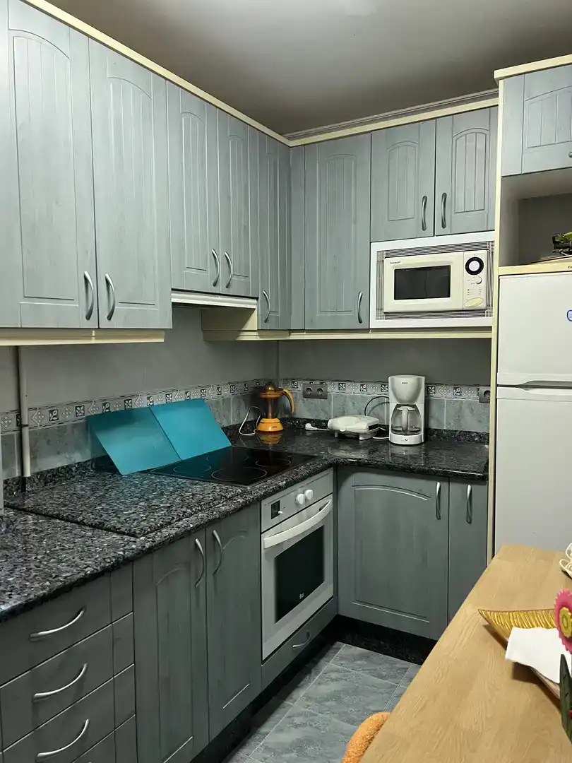 Cocina de Piso de alquiler en Guardo con Amueblado y Balcón