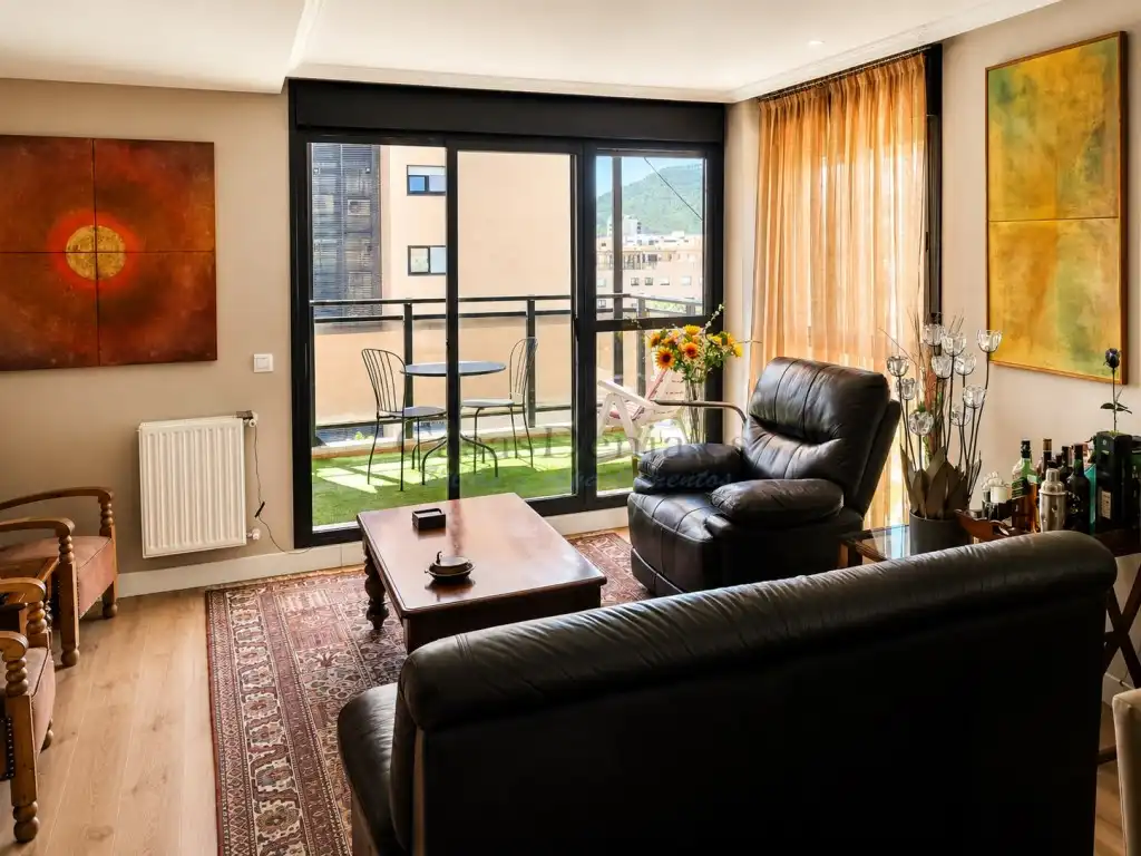 Living room of Attic for sale in Alcalá de Henares  with Private garden, Terrace and Swimming Pool