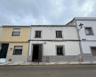 Vista exterior de Finca rústica en venda en La Haba  amb Balcó