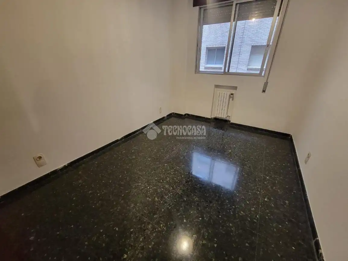 Habitación de Piso en venta en Zaragoza