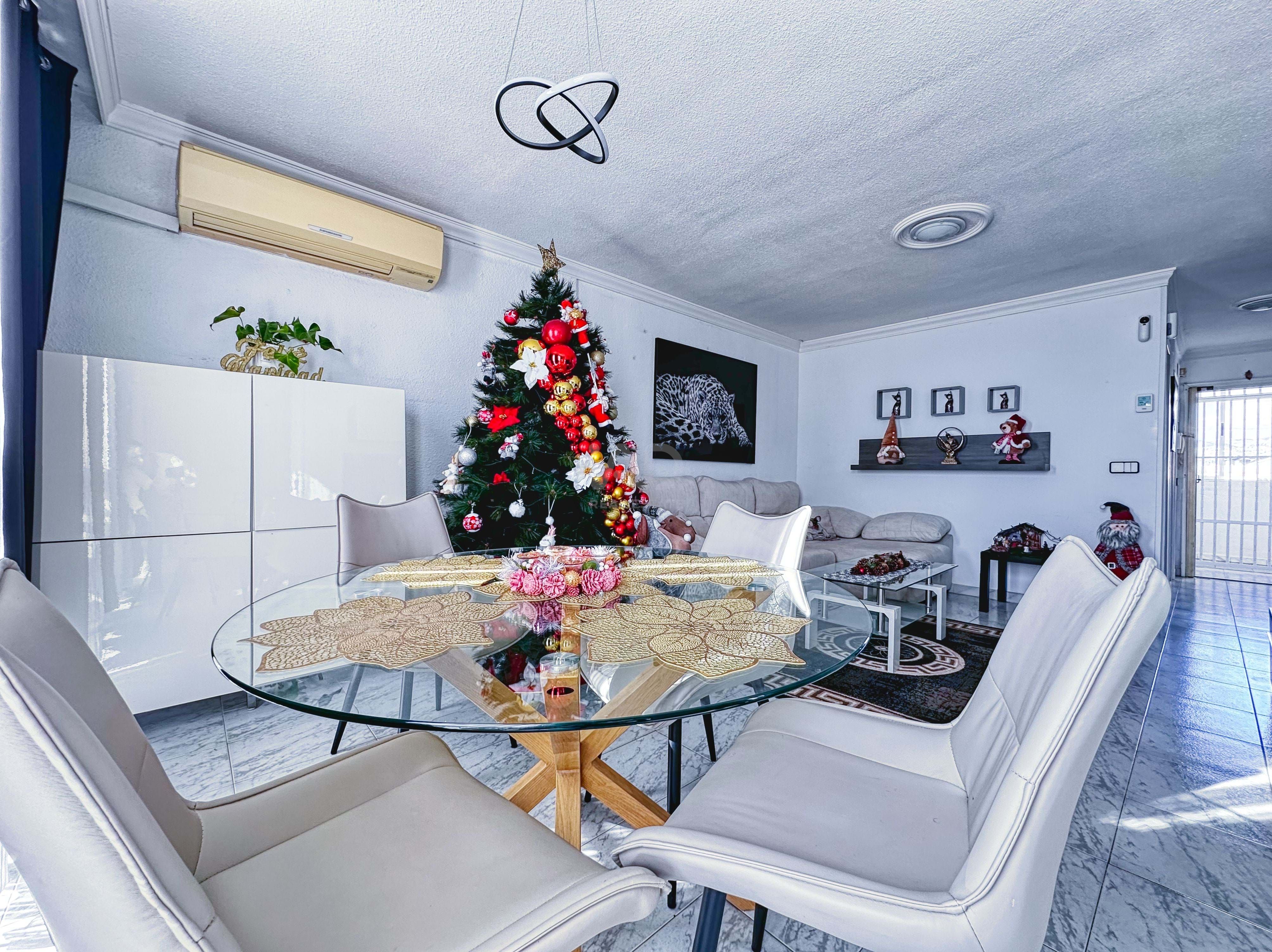 Sala d'estar de Pis en venda en Benidorm amb Aire condicionat i Calefacció