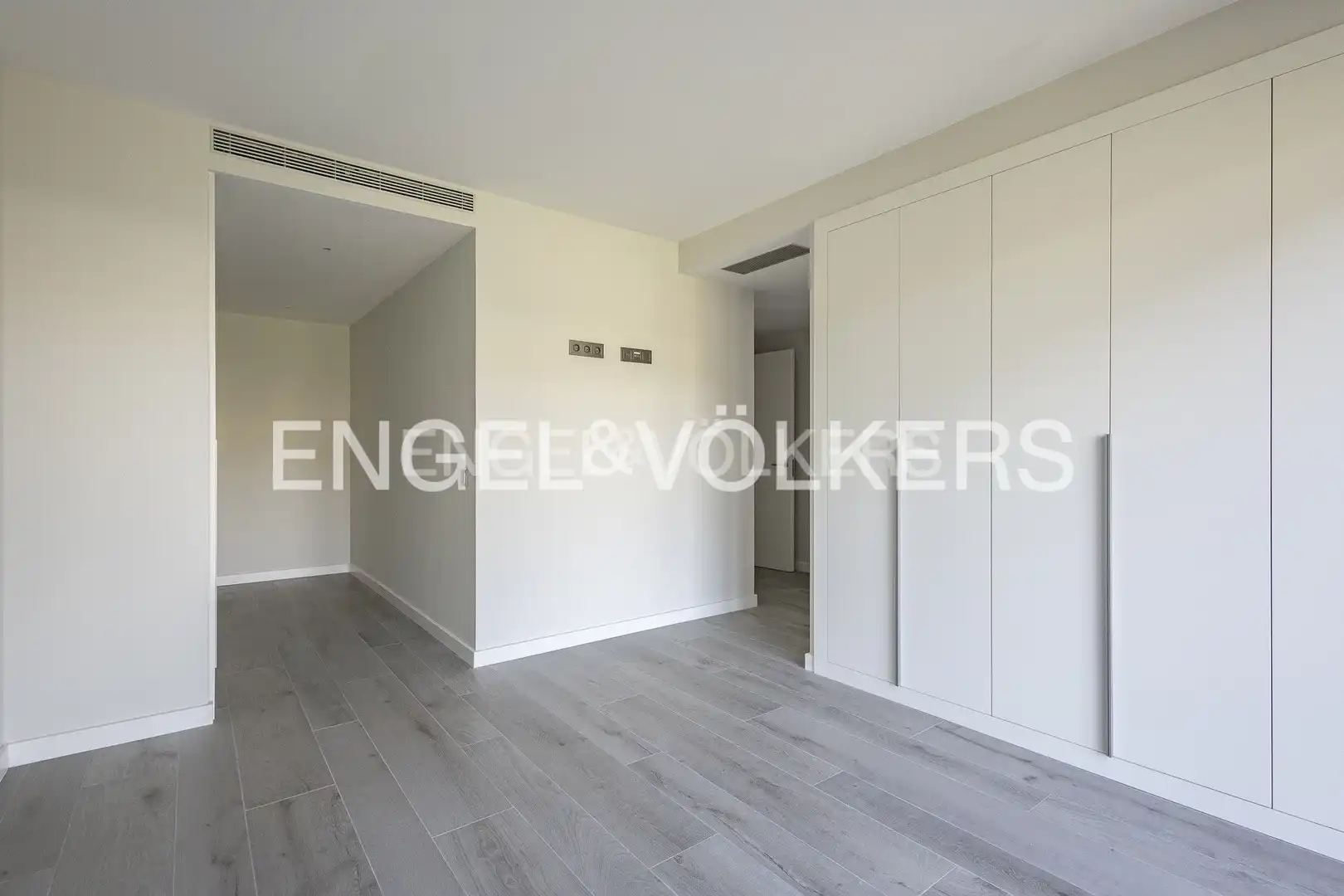 Ático en venta en Esplugues de Llobregat con Aire acondicionado, Calefacción y Terraza