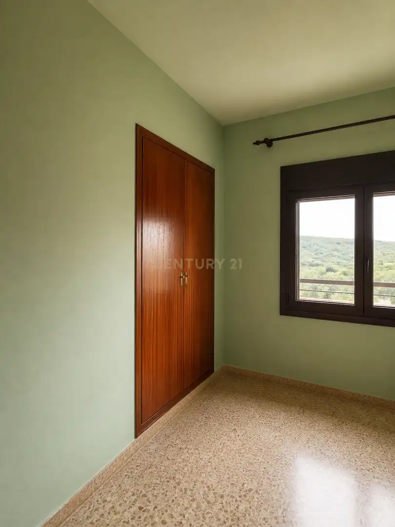 Dormitori de Casa o xalet en venda en Cáceres amb Jardí privat i Piscina
