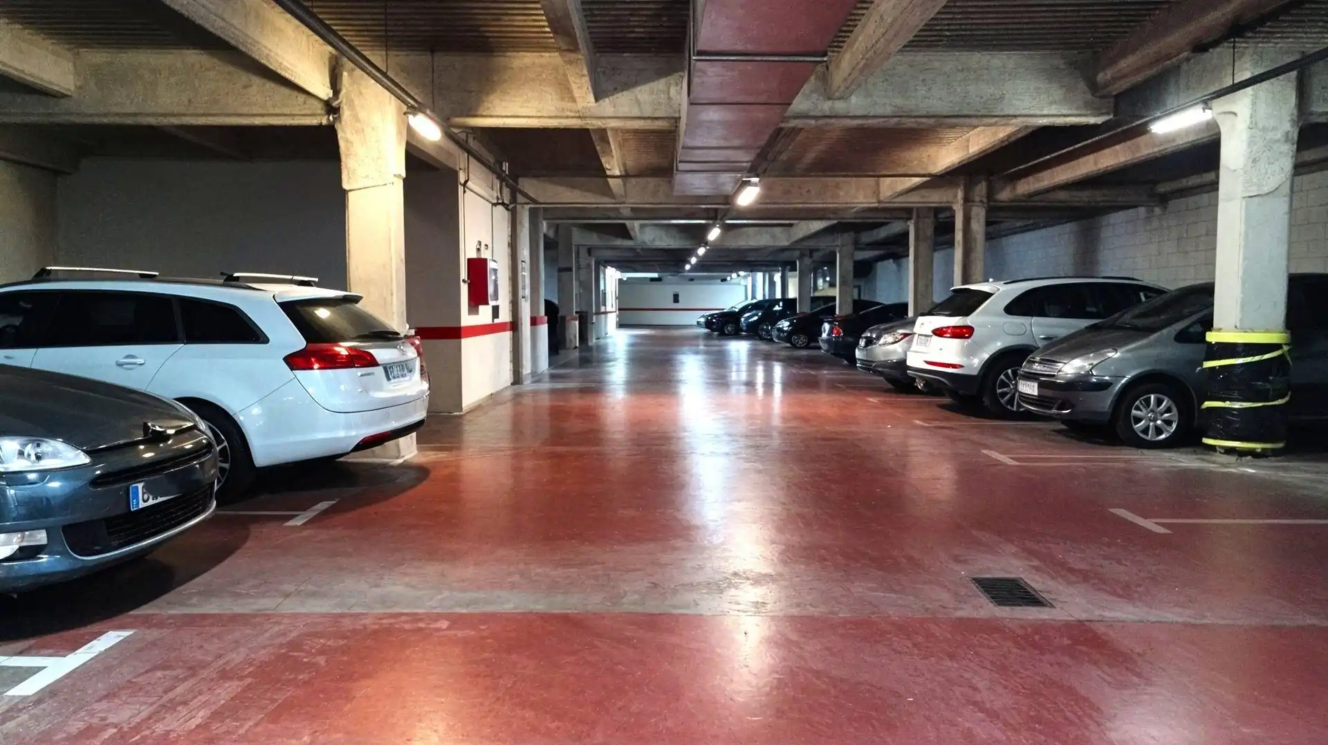 Aparcament de Pis en venda en Reus amb Calefacció, Parquet i Moblat