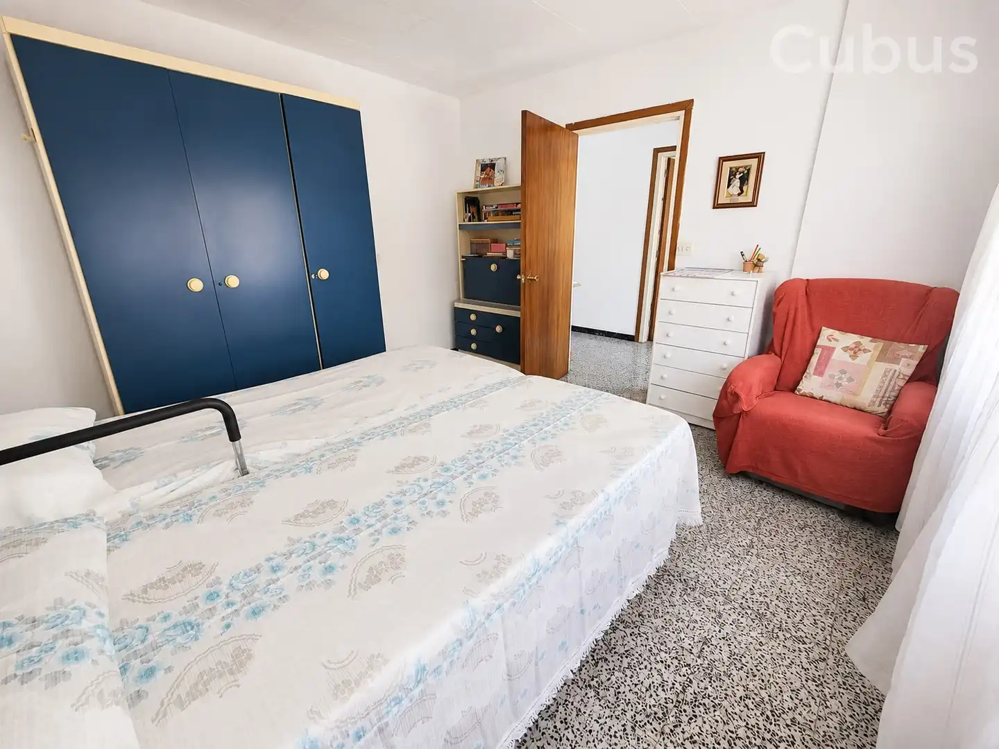 Dormitori de Casa o xalet en venda en Olot amb Calefacció, Terrassa i Balcó