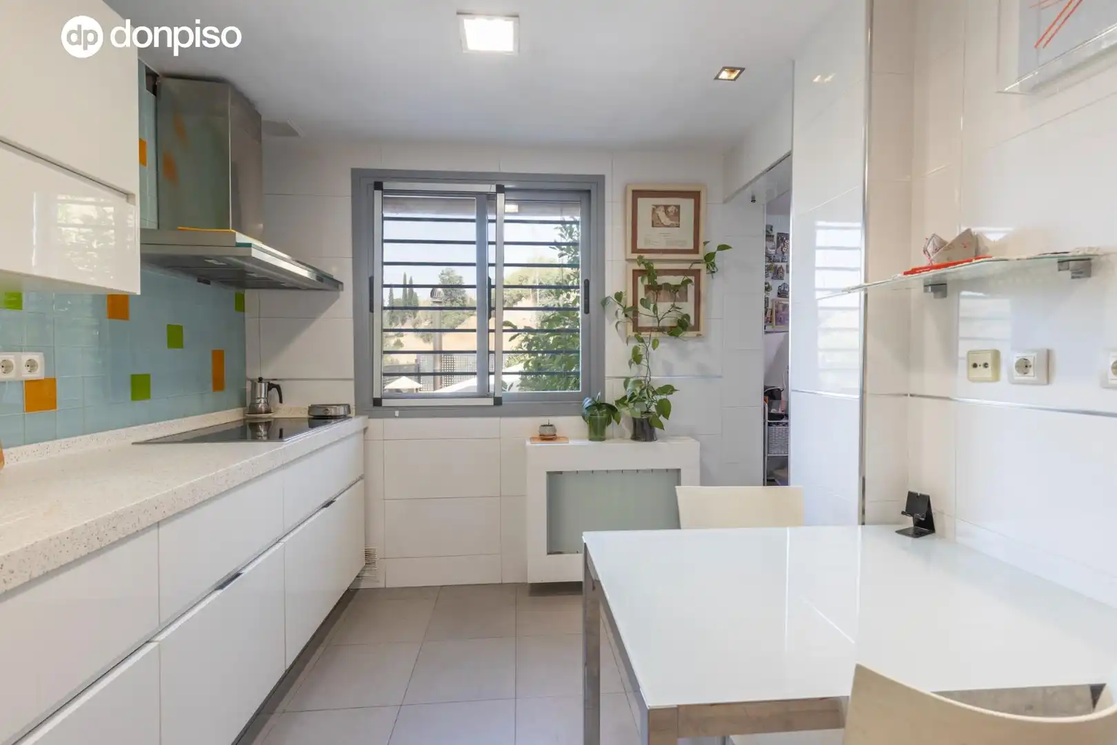 Cocina de Casa adosada en venta en Granada con Aire acondicionado, Calefacción y Balcón
