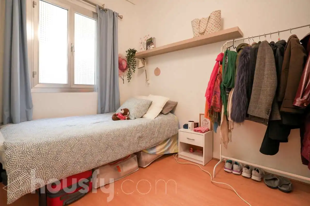 Dormitori de Pis en venda en Madrid amb Calefacció, Parquet i Moblat