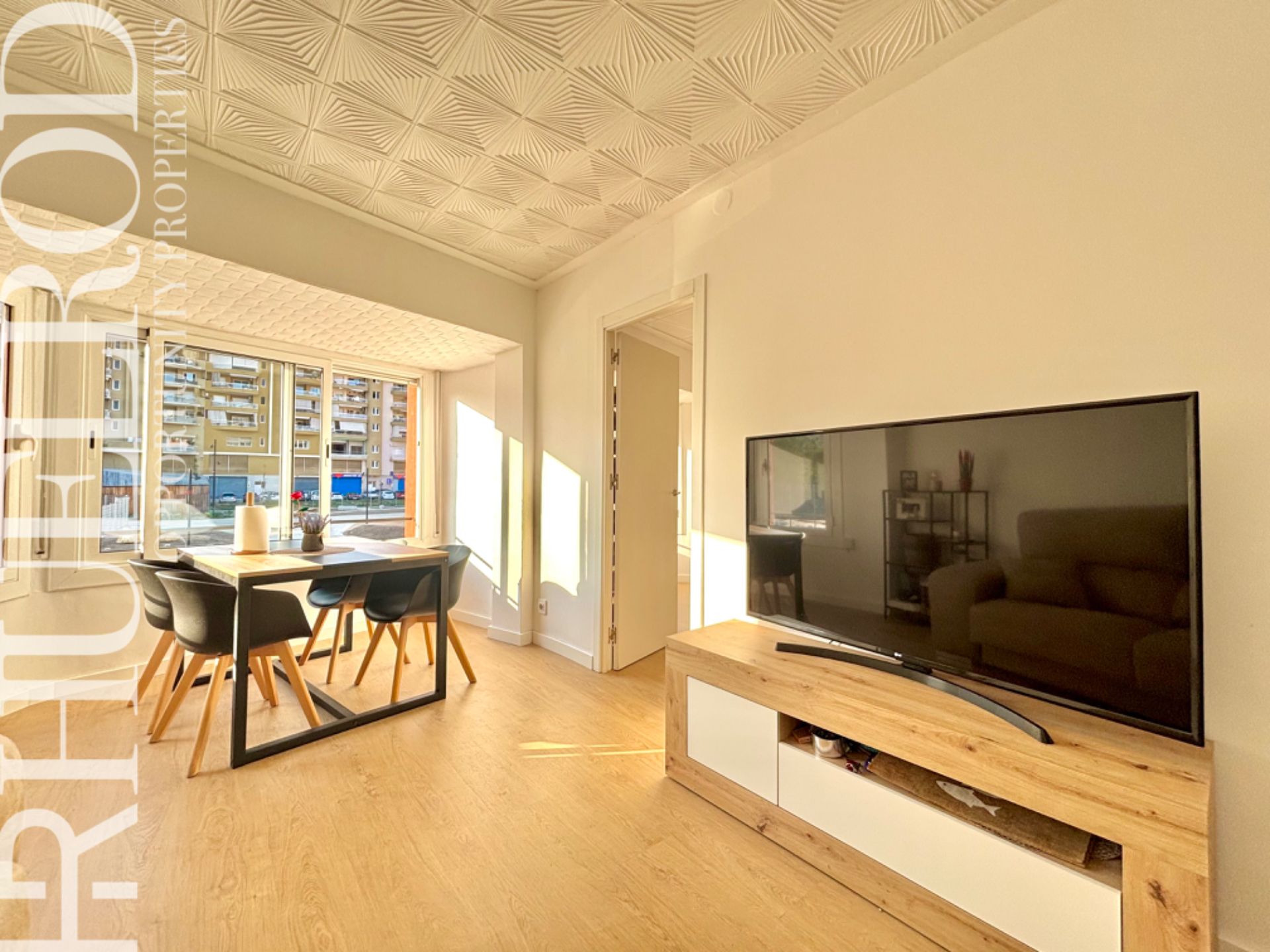 Sala d'estar de Pis en venda en Blanes amb Parquet, Moblat i Forn