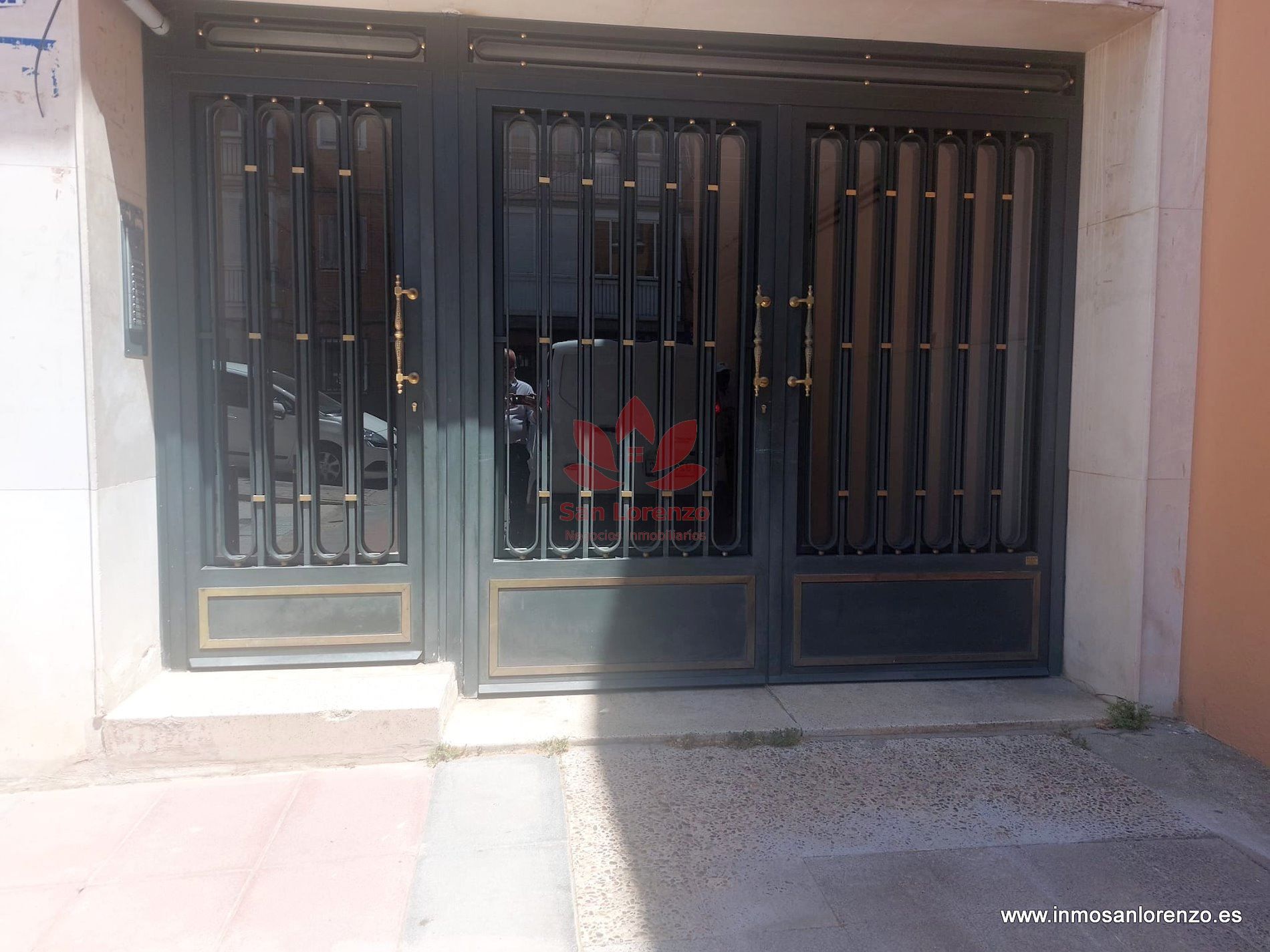 Exterior view of Garage for sale in  Madrid Capital