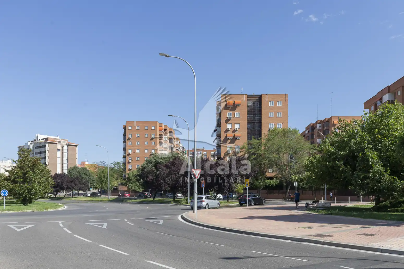 Vista exterior de Piso en venta en Madrid con Calefacción, Jardín privado y Piscina
