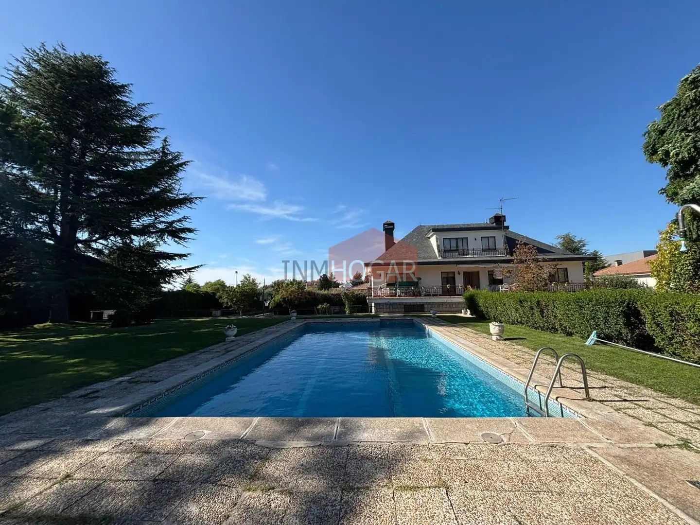 Piscina de Casa o xalet en venda en Ávila amb Calefacció, Jardí privat i Traster