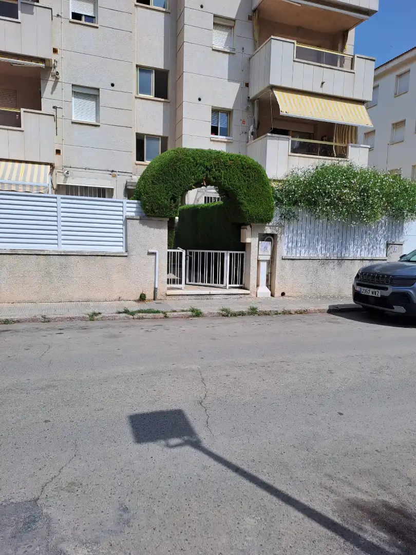 Vista exterior de Pis en venda en Cunit amb Terrassa, Moblat i Forn