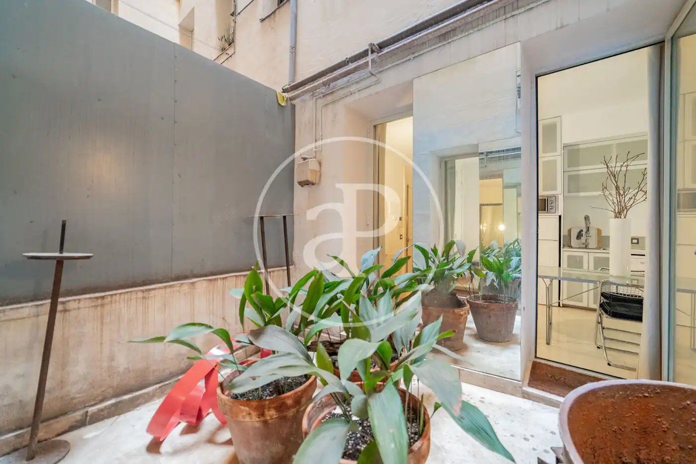 Exterior view of Flat for sale in Madrid  with Heating, Terrace and Furnished