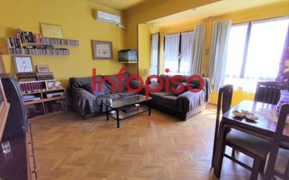 Living room of House or chalet for sale in Valdepeñas  with Air Conditioner, Terrace and Balcony