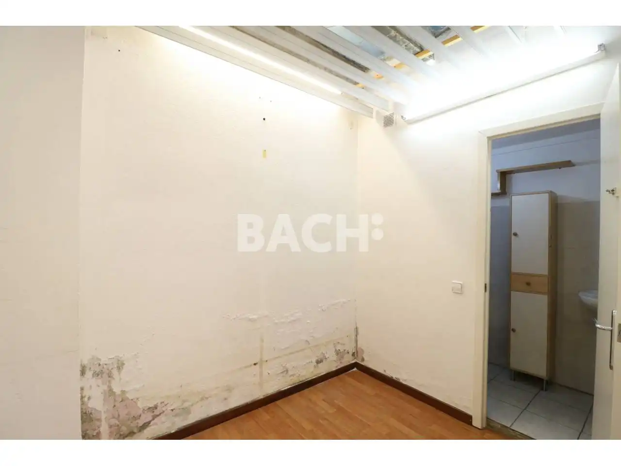 Local de alquiler en Calle Gurb, 27, Centre