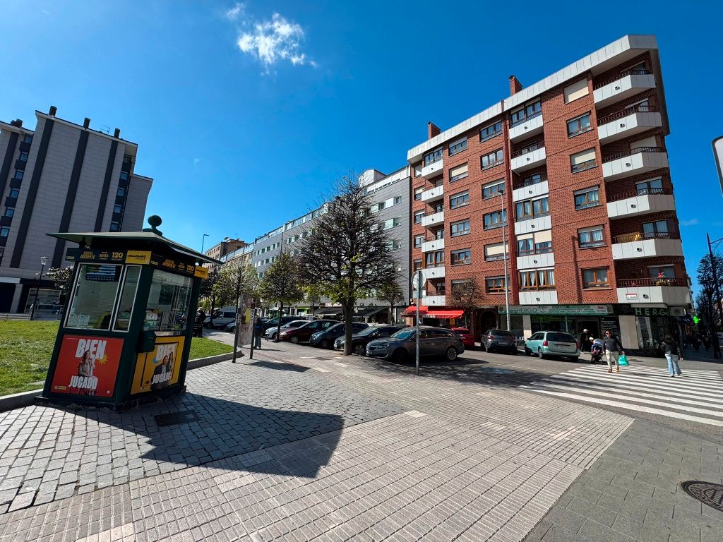 Vista exterior de Piso en venta en Gijón  con Parquet, Terraza y Trastero