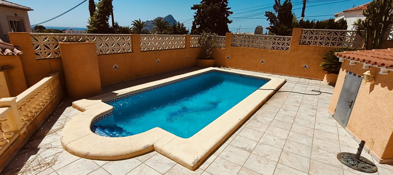 Swimming pool of House or chalet for sale in Calpe / Calp  with Private garden, Terrace and Storage room