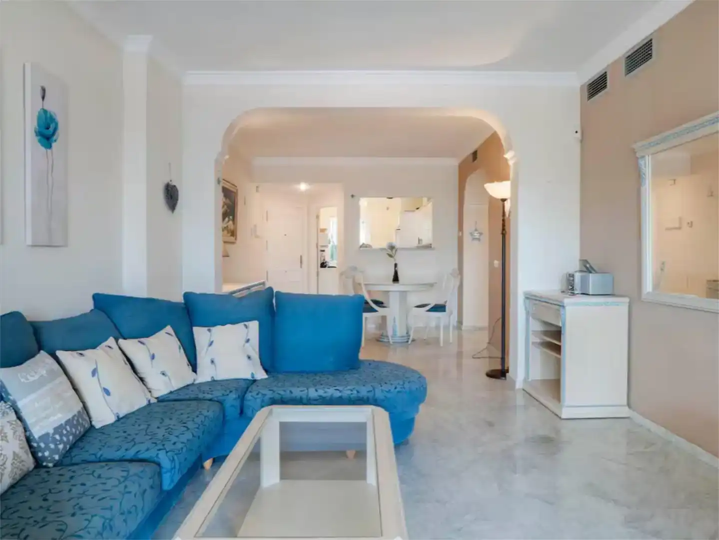 Living room of Flat for rent in Mijas  with Air Conditioner, Swimming Pool and Balcony