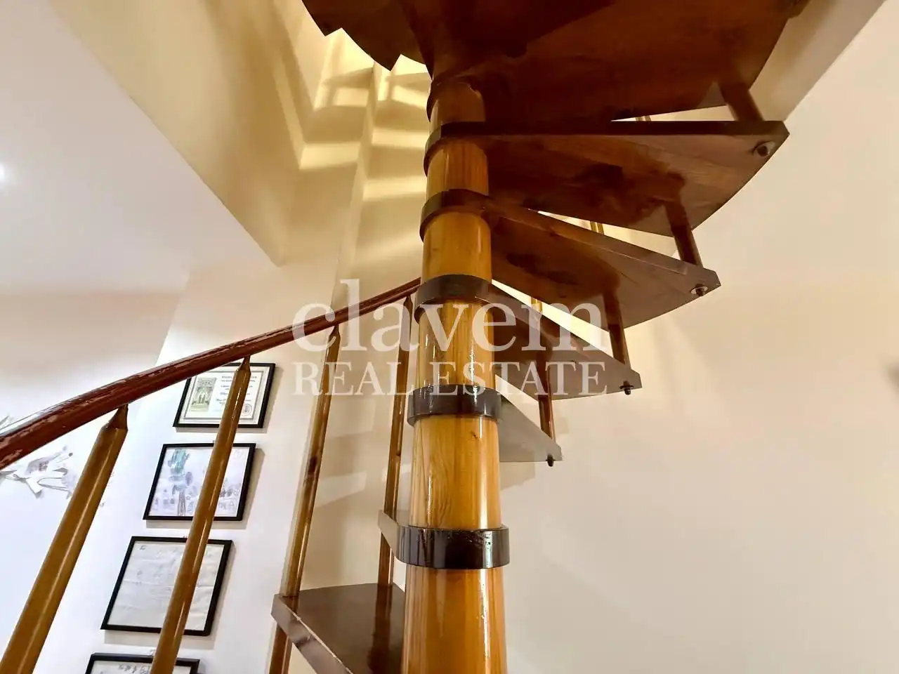 Vista exterior de Piso en venta en Barcelona con Aire acondicionado y Terraza