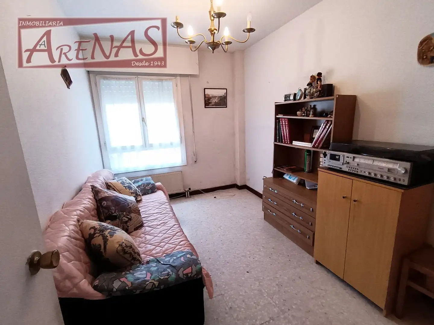 Bedroom of Flat for sale in Laredo  with Heating, Private garden and Furnished