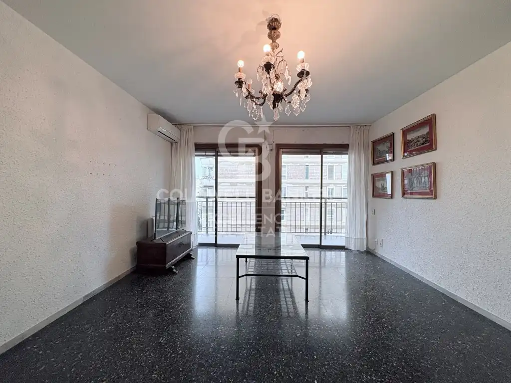 Exterior view of Flat for sale in Valencia  with Air Conditioner and Terrace