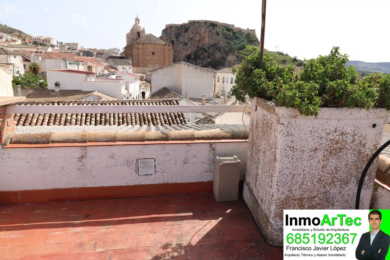 Vista exterior de Casa o xalet en venda en Íllora amb Terrassa, Traster i Piscina