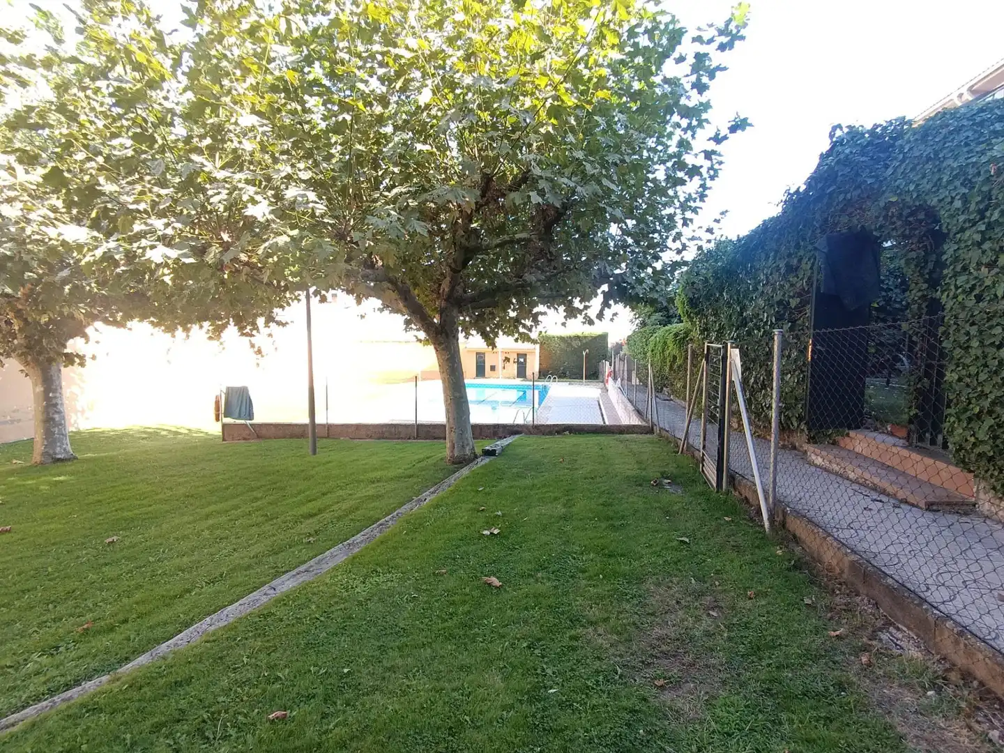 Piscina de Casa adosada en venta en El Molar (Madrid) con Calefacción, Jardín privado y Terraza