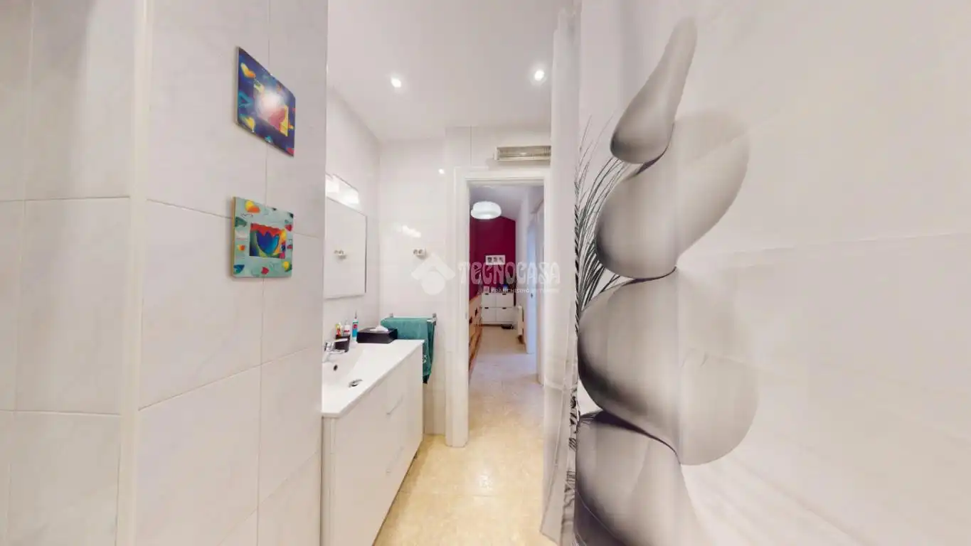 Badezimmer von Wohnung zum Verkauf in Azuqueca de Henares mit Klimaanlage und Heizung