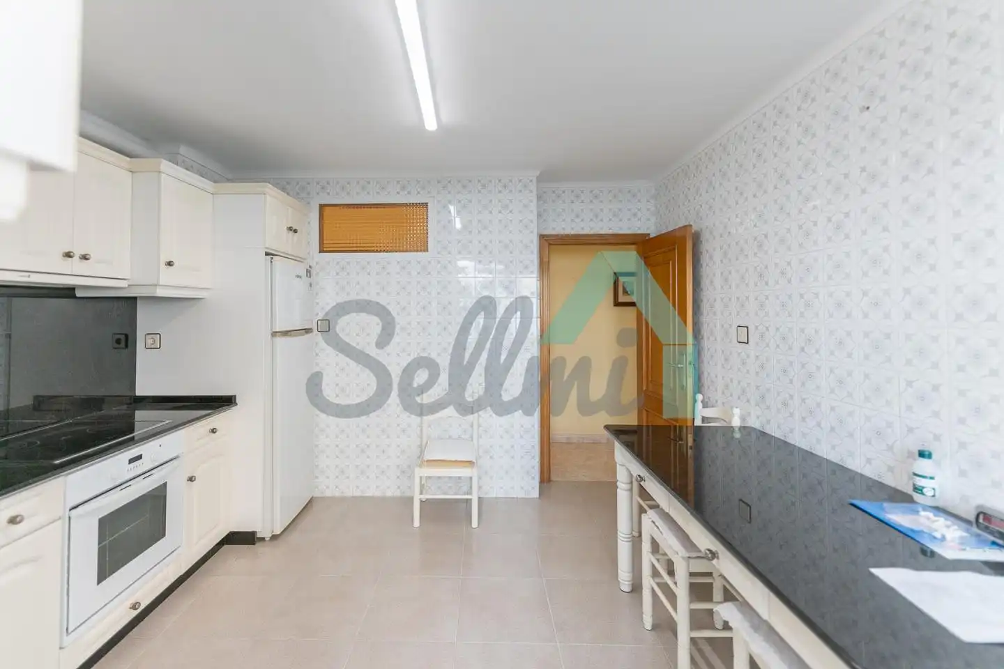 Cuina de Pis en venda en Avilés amb Calefacció, Parquet i Terrassa