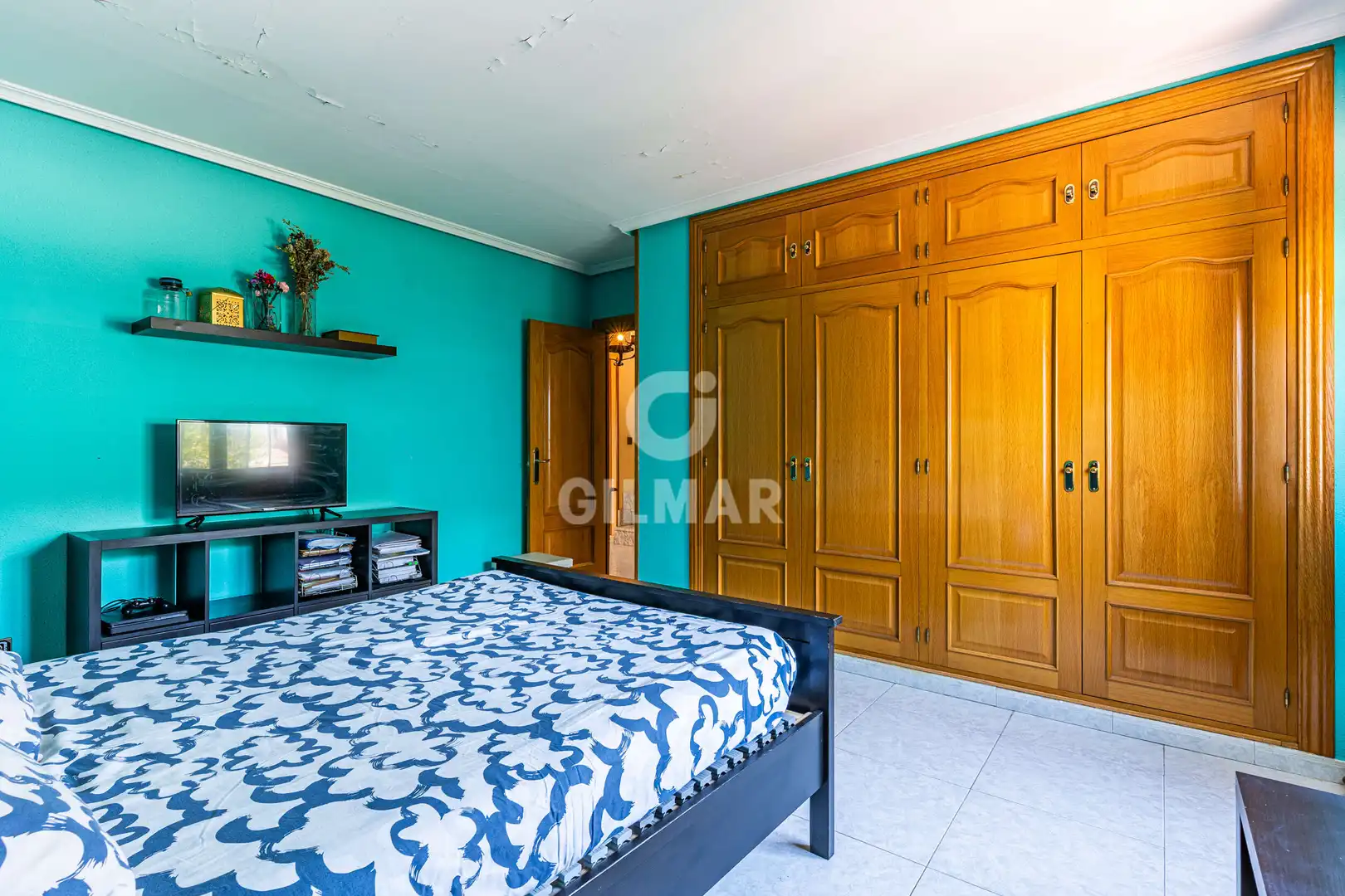Habitación de Casa adosada en venta en Colmenar Viejo con Calefacción y Jardín privado