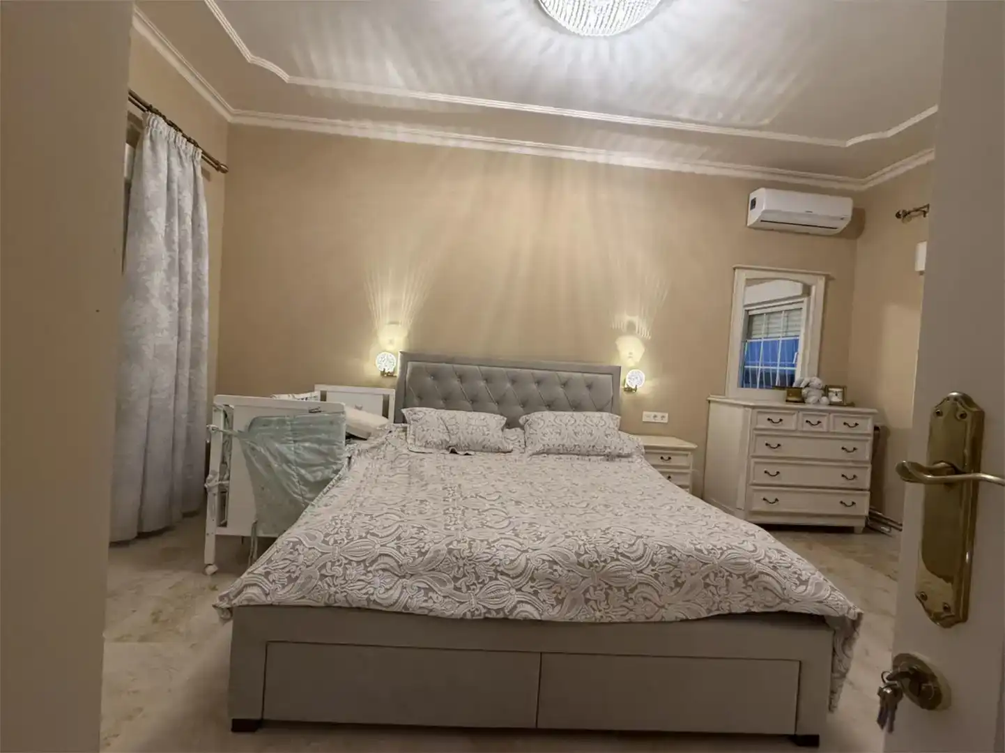 Dormitori de Casa o xalet en venda en Orihuela amb Aire condicionat, Piscina i Balcó