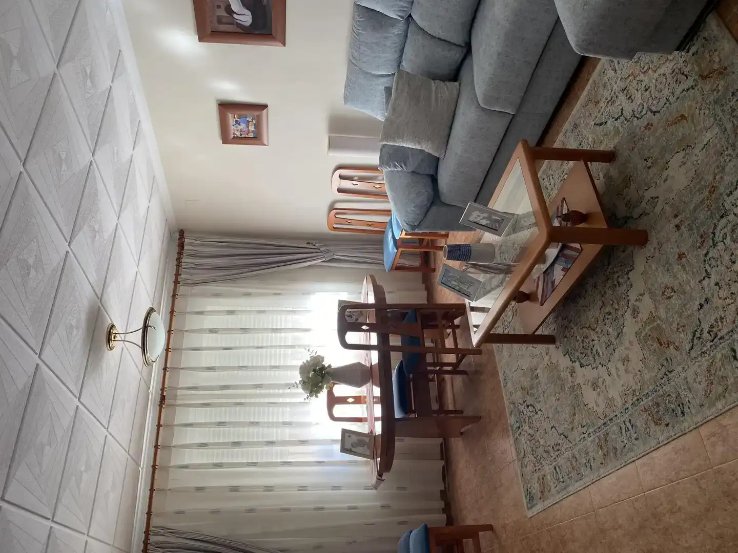 Sala d'estar de Casa adosada en venda en Fuenterrobles amb Aire condicionat i Balcó