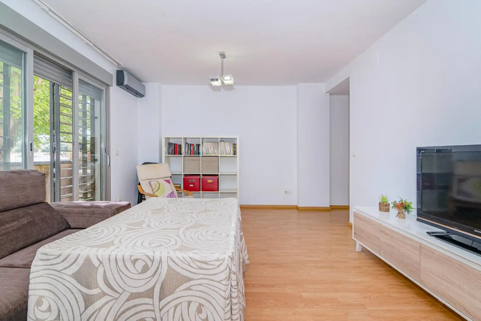 Dormitori de Planta baixa en venda en Alhendín amb Aire condicionat, Jardí privat i Terrassa